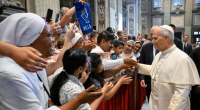 Papa: rezar sempre a Nossa Senhora, compartilhando a vida com Deus e pelo próximo