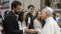 Como ser uma família santa? O Papa responde a um casal de brasileiros em lua de mel