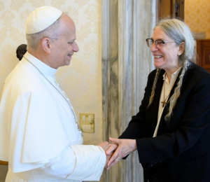 Leão XIV se encontra com Patti Smith