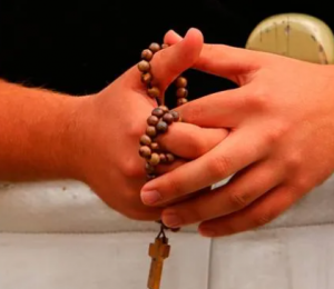 Cinco boas razões para rezar o terço da Divina Misericórdia