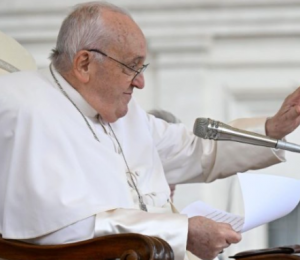 Papa: A virtude da fortaleza faz-nos reagir ao mal e à indiferença